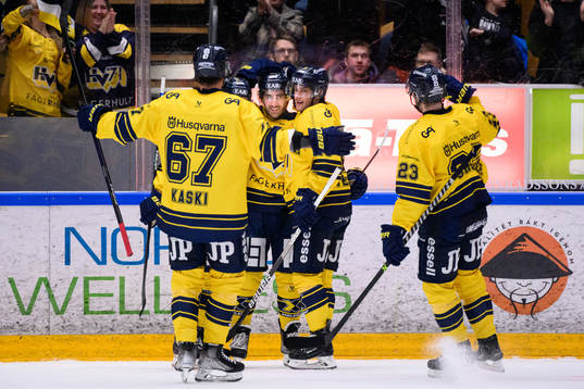 HV71s Joseph Laleggia jublar