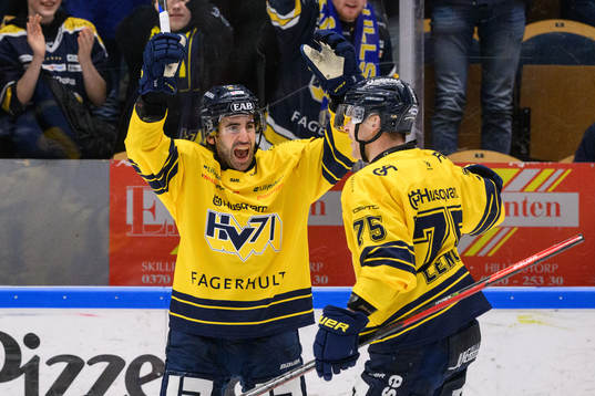 HV71s Joseph Laleggia jublar