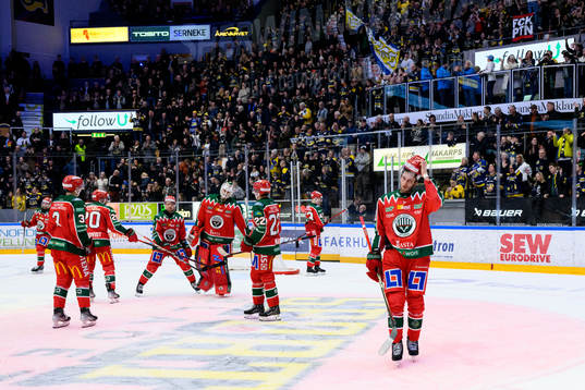 Frölundas spelare deppar ishockeymatchen i SHL mellan HV71