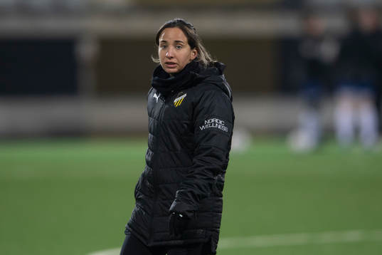 Häckens Assisterander tränare Bri Campos