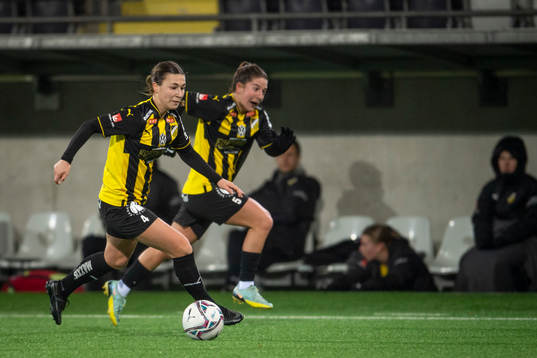 Häckens Alexandra Hellekant och Ruby Grant