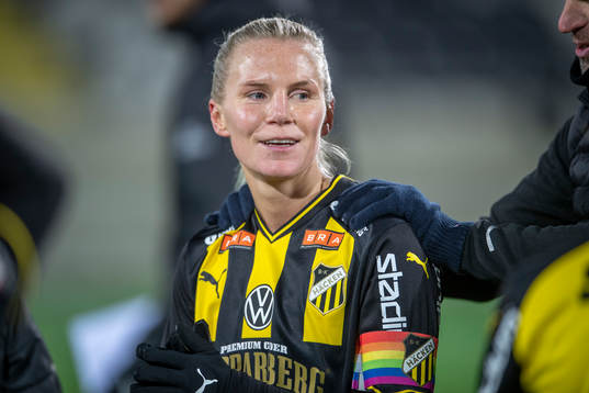 Häckens Josefine Rybrink jublar