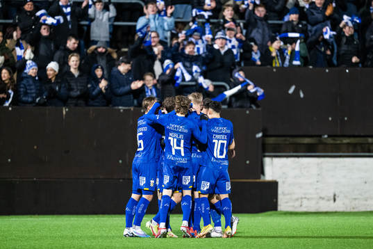 IFK Göteborgs spelare jublar