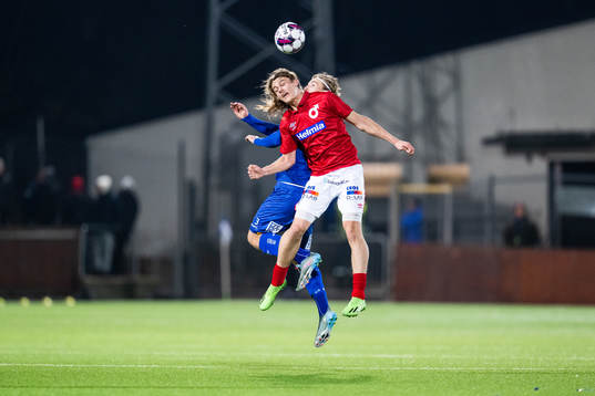 IFK Göteborgs Johan Bångsbo och Degerfors Benjamin Buisson