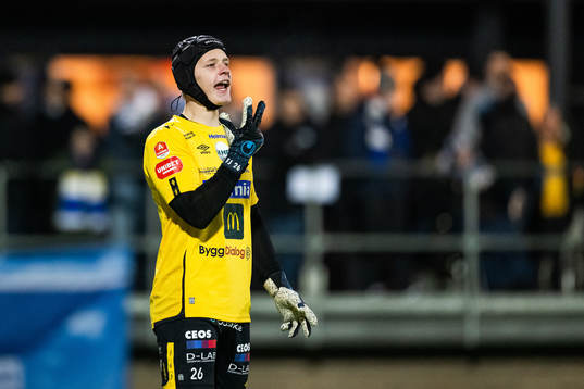 Degerfors målvakt Filip Järlesand