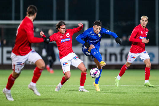 Degerfors Carl Ljungberg och IFK Göteborgs Hussein Carneil