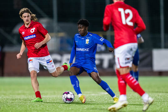 Degerfors Benjamin Buisson och IFK Göteborgs Abundance