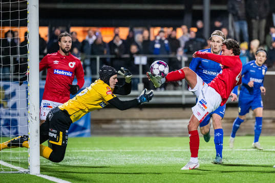 Degerfors målvakt Filip Järlesand och Carl Ljungbergunder