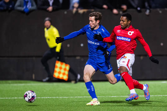 IFK Göteborgs Emil Salomonsson och Degerfors Joe Gyau