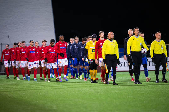 Degerfors och IFK Göteborgs spelare gör entré