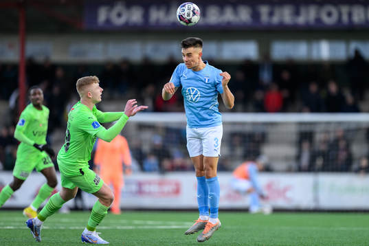 Malmö FFs Jonas Knudsen och Randers Tobias Klysner