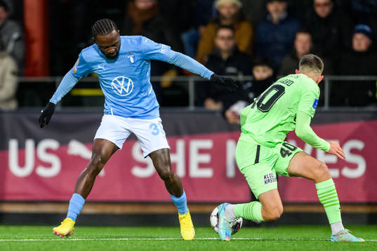 Malmö FFs Mohamed Buya Turay och Randers Filip Bundgård