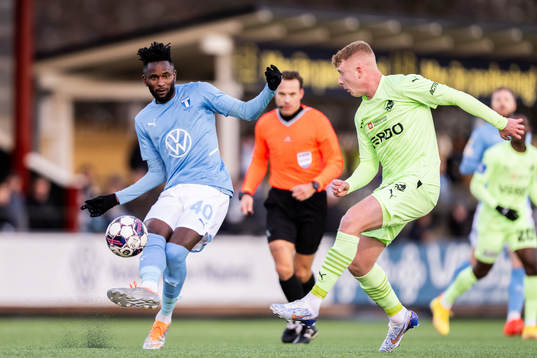 Malmö FFs Emmanuel Lomotey och Randers Mikkel Kallesöe