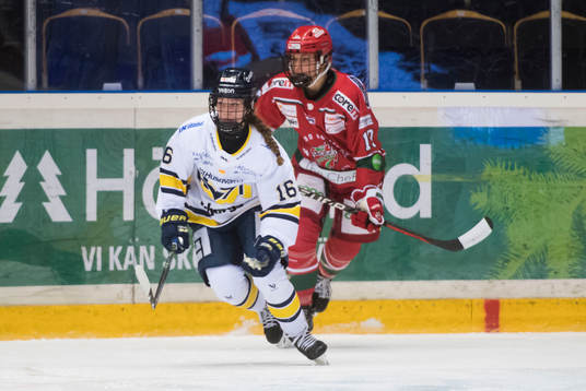 HV71s Kajsa Armborg och Modos Modos Wilma Sundin
