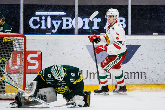 Moras Axel Sundberg jublar