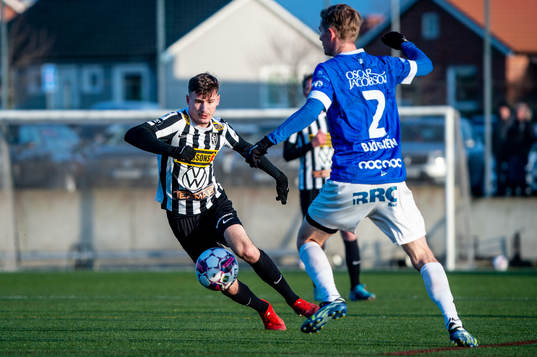 Landskronas Robin Dzabic mot Trelleborgs Fritiof Björken