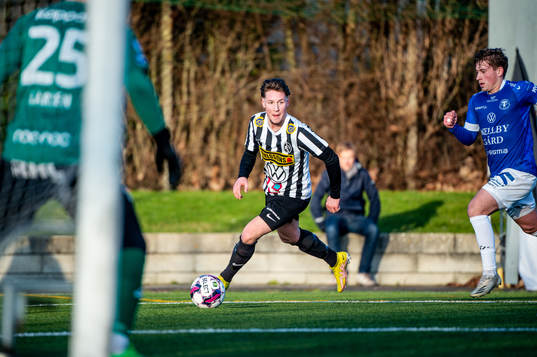 Landskronas Elis Brandqvist mot Trelleborgs målvakt