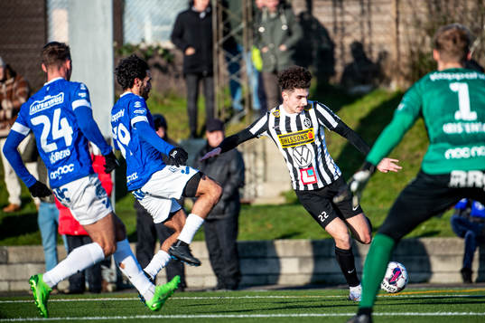 Landskronas Adrian Neziri mot Trelleborgs Felix Hörberg,