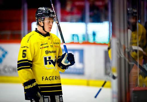 HV71s Victor Sjöholm deppar