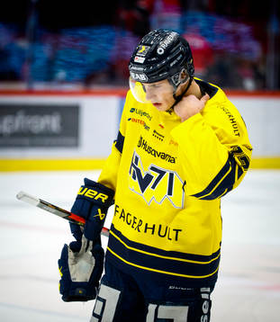 HV71s Måns Lindbäck deppar