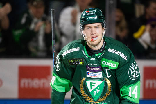 Färjestads Victor Ejdsell jublar