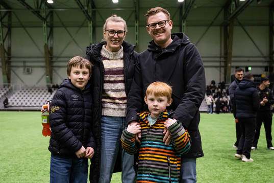 Familjen Lidemar poserar