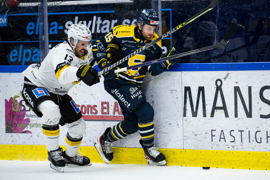 Västerås Trevor Cheek och Södertäljes Albin Carlson