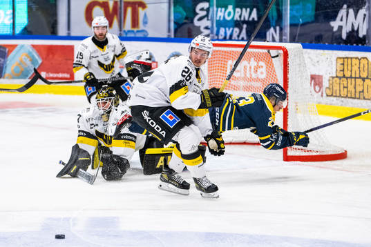 Västerås målvakt Johan Gustafsson och Simon Robertsson
