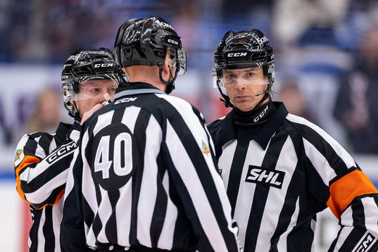 Domare Pehr Claesson och Domare Mikael Andersson