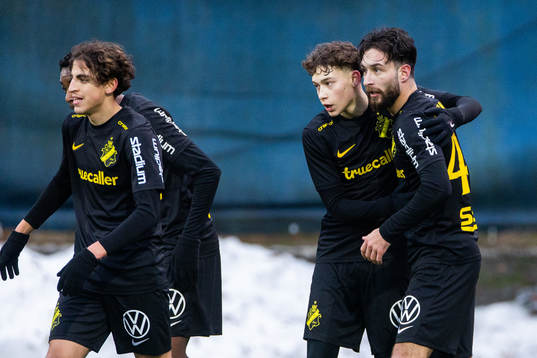 AIKs Elias Durmaz jublar med lagkamrater