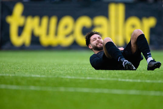 s Elias Durmaz har ont
