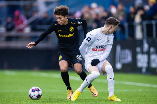 s Rasmus Bonde och Sollentunas Ervin Gunan