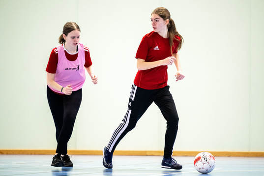 Ebba Nilsson och Clara Molinas