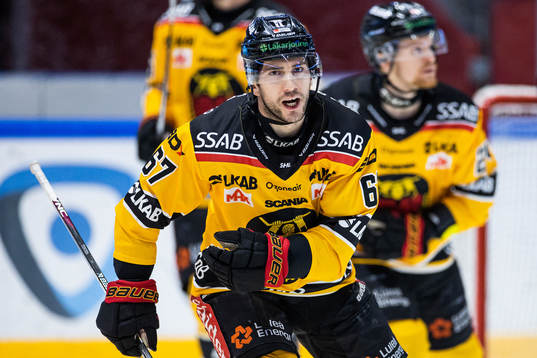 Luleås Konstantin Komarek jublar