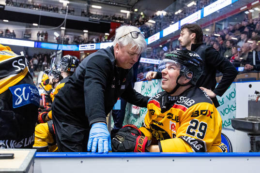 Luleås Erik Gustafsson ses om