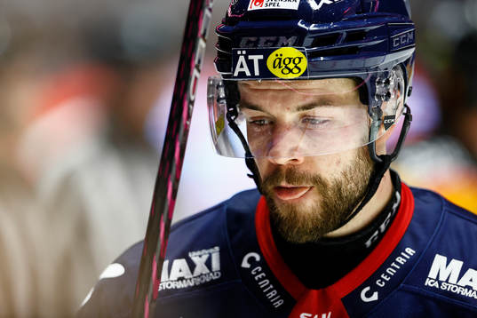 Linköpings Oscar Fantenberg deppar