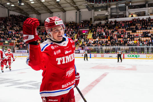Timrås Erik Walli Walterholm jublar
