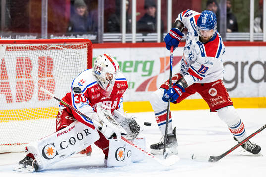 Timrås målvakt Jacob Johansson och Oskarshamns Jiri