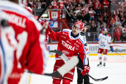 Timrås Emil Pettersson jublar
