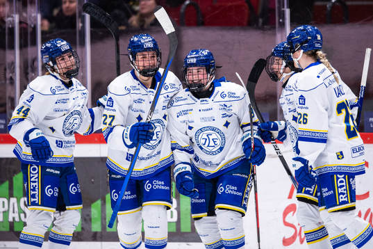 Leksands Hana Haasova jublar med Bernadette Karpf, Victoria