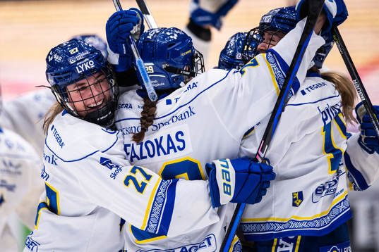 Leksands Noemi Ryhner jublar med Victoria Klimek
