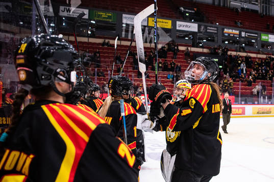 Brynäs Rosa Lindstedt jublar