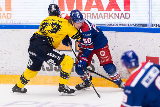 HV71s Nicholas Shore och Oskarshamns Juuso Riikola