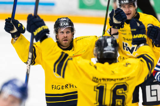 HV71s Mattias Tedenby och Joseph Laleggia jublar