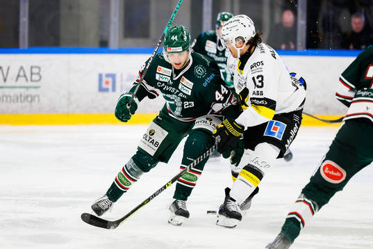 Tingsryds Jonatan Harju och Västerås Trevor Cheek