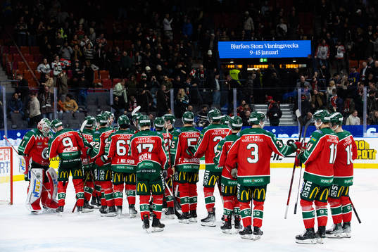 Frölundas spelare jublar
