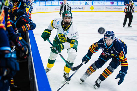 Björklövens Daniel Rahimi och Djurgårdens Marcus Kruger