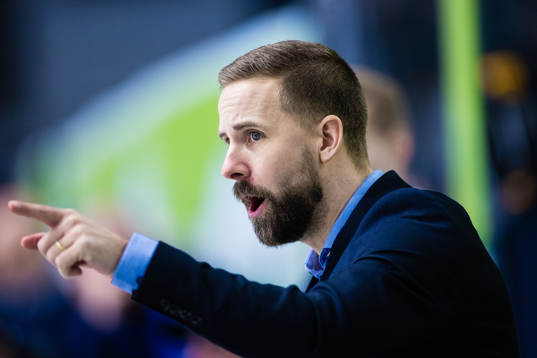 Björklövens tränare Viktor Stråhle reagerar