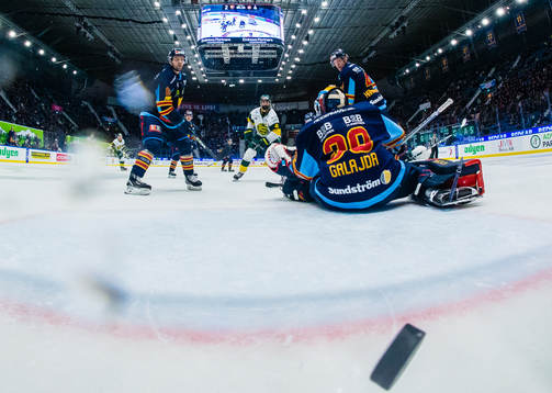 Djurgårdens målvakt Matthew Galajda släpper in 2-5 av