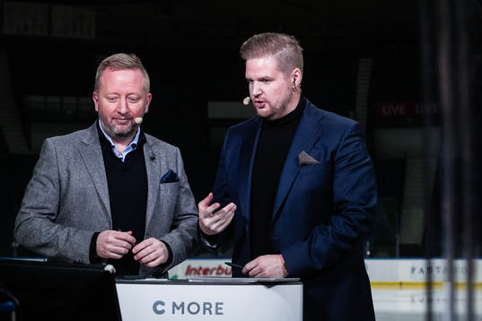Cmores Fredrik Söderström och Lars Lindberg i TV-studion